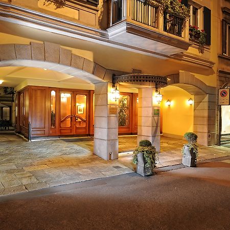 Hotel Manzoni Milano Esterno foto