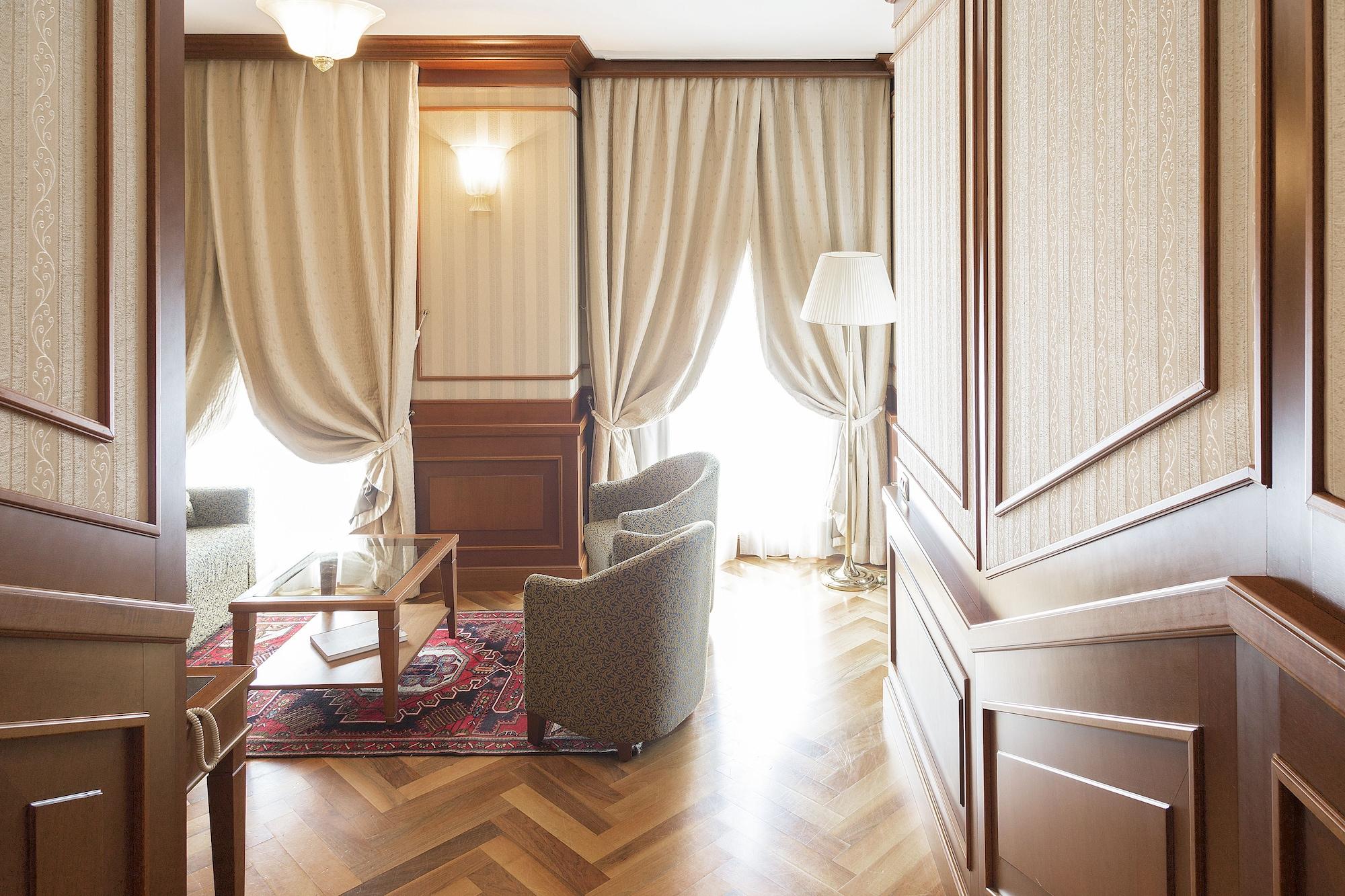 Hotel Manzoni Milano Esterno foto
