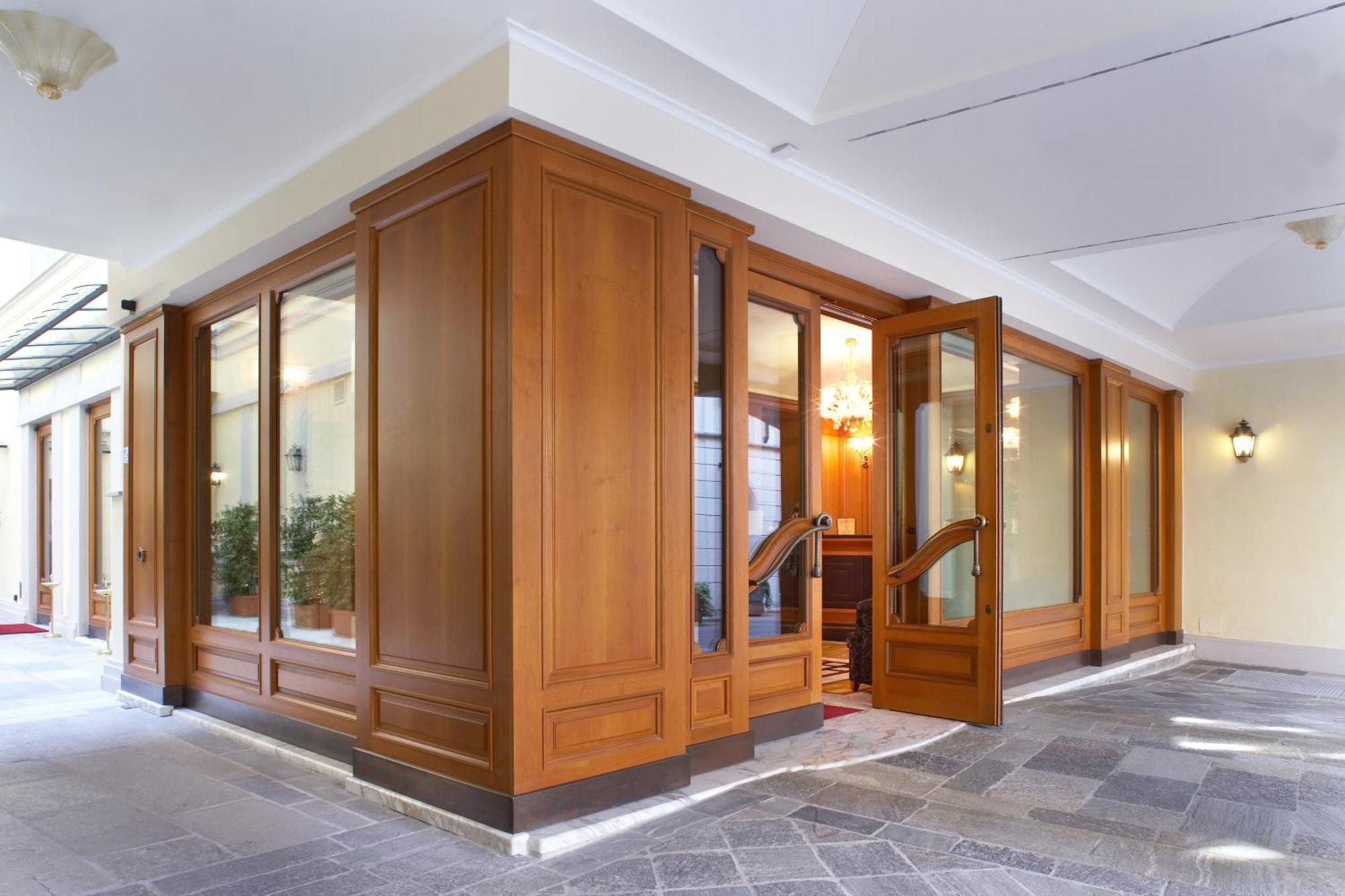 Hotel Manzoni Milano Esterno foto