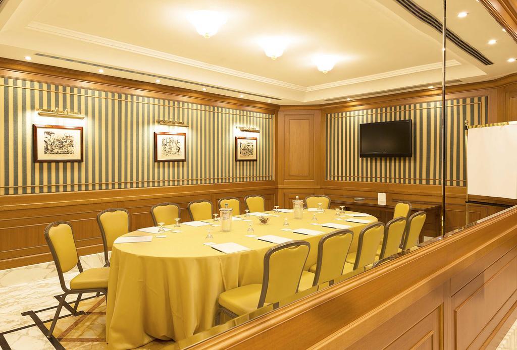 Hotel Manzoni Milano Esterno foto