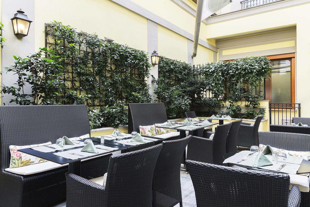 Hotel Manzoni Milano Esterno foto