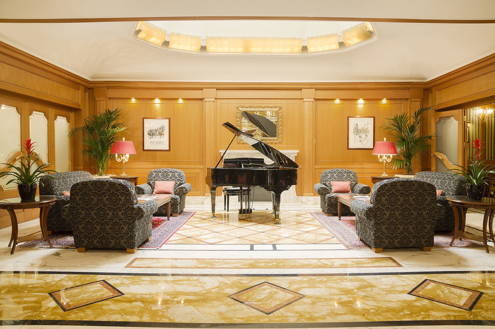 Hotel Manzoni Milano Esterno foto