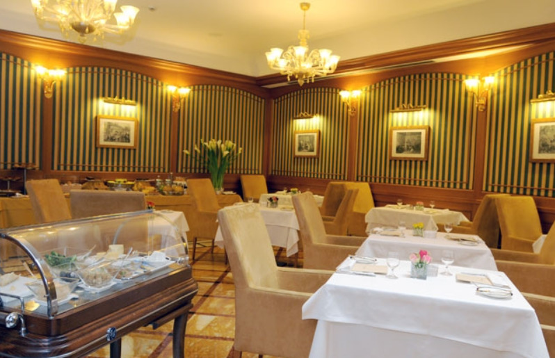 Hotel Manzoni Milano Esterno foto