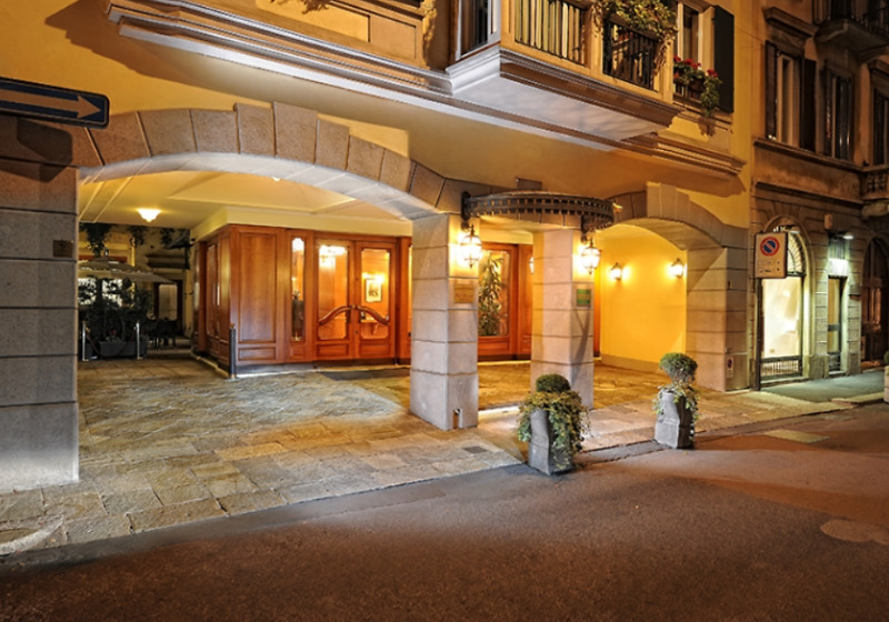 Hotel Manzoni Milano Esterno foto