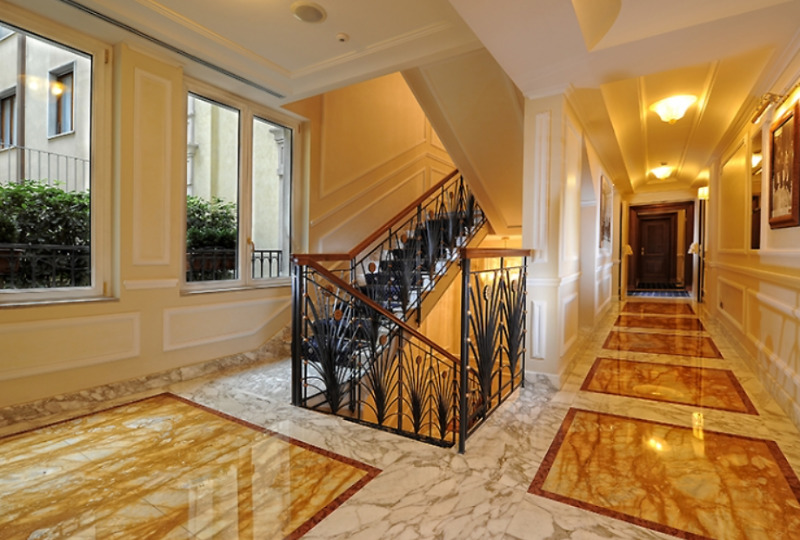Hotel Manzoni Milano Esterno foto