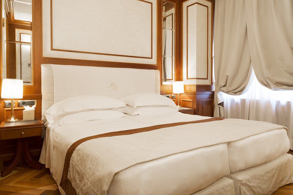 Hotel Manzoni Milano Esterno foto